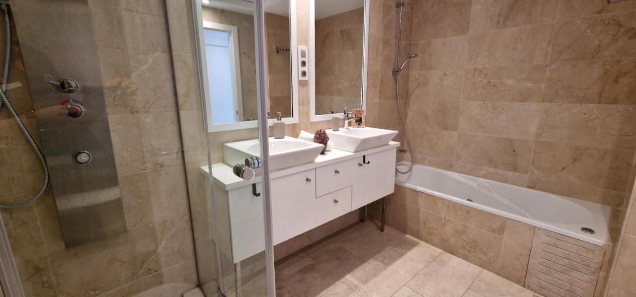 Casares Del Mar Luxury Apartment มาลากา ภายนอก รูปภาพ