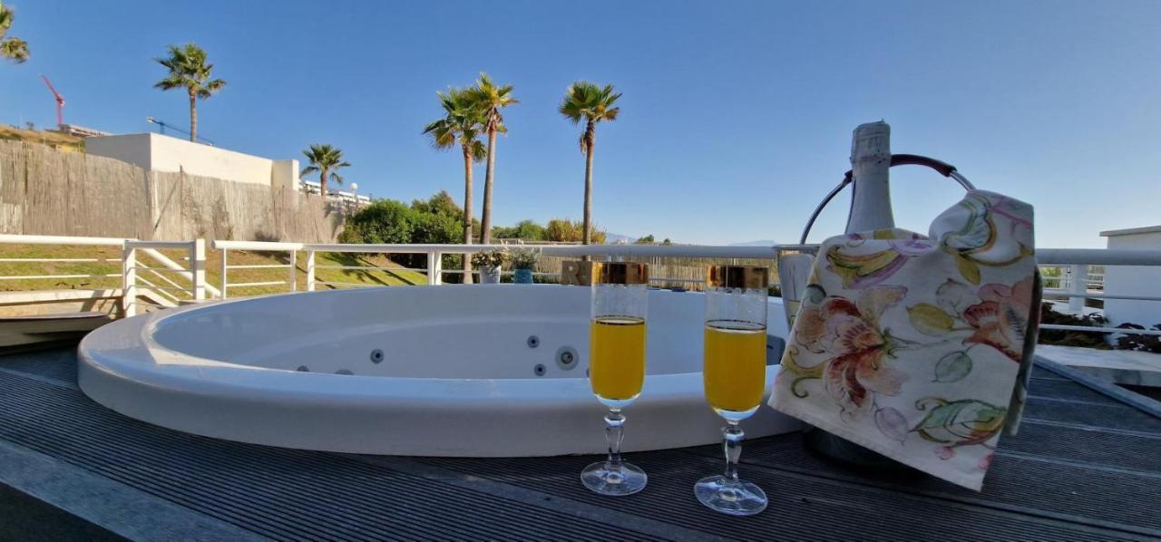 Casares Del Mar Luxury Apartment มาลากา ภายนอก รูปภาพ