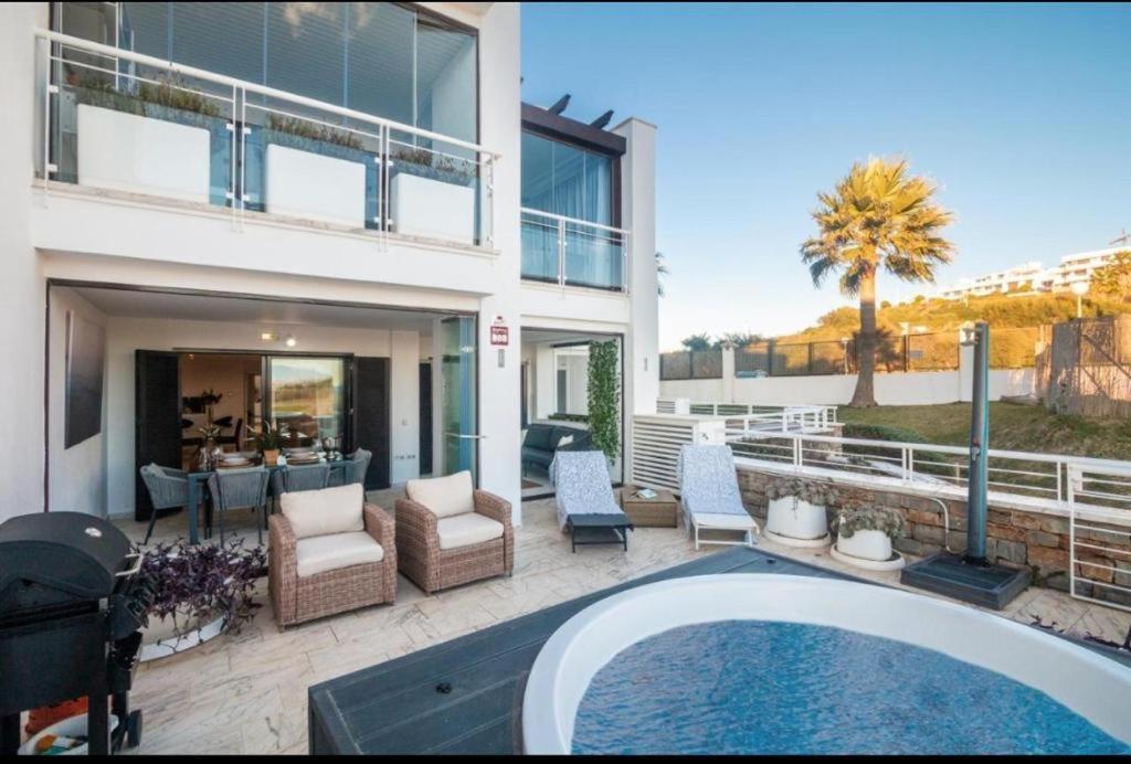 Casares Del Mar Luxury Apartment มาลากา ภายนอก รูปภาพ